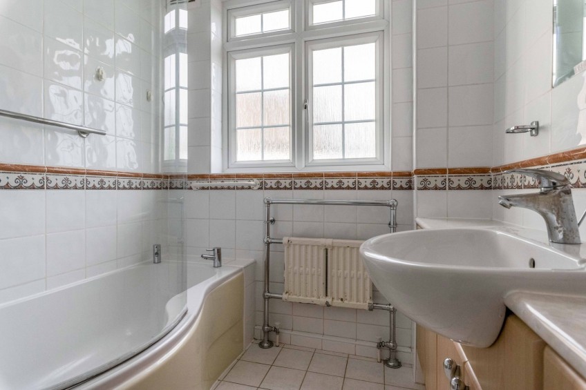 Images for Oakway, Bromley, Kent EAID:1417578892 BID:7719601